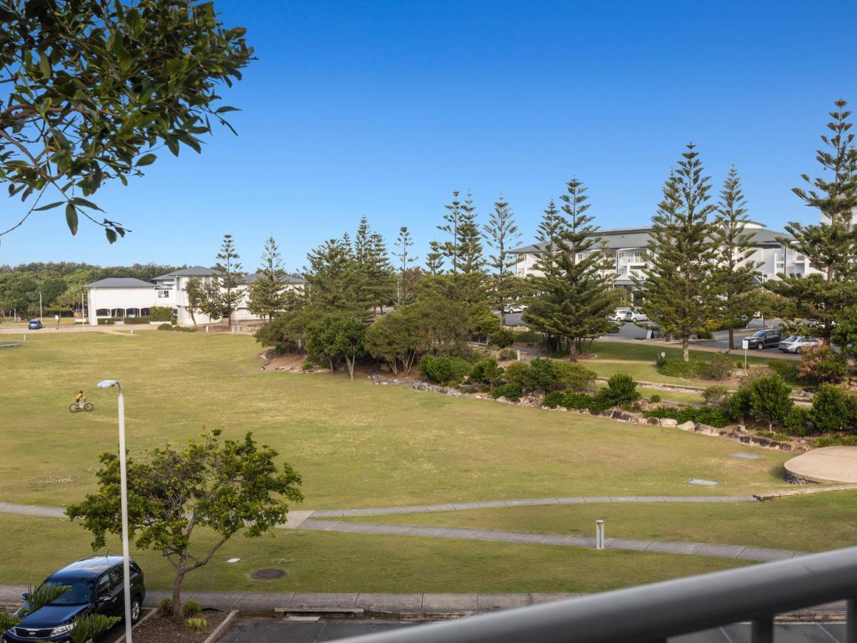 Resort Rooms At Bells Boulevard Kingscliff Exterior photo